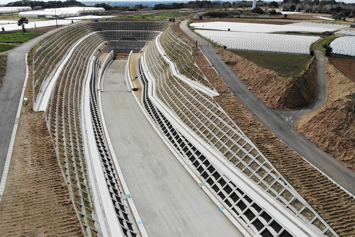 地方道道路改築及び県単道路改良(幹線)合併工事